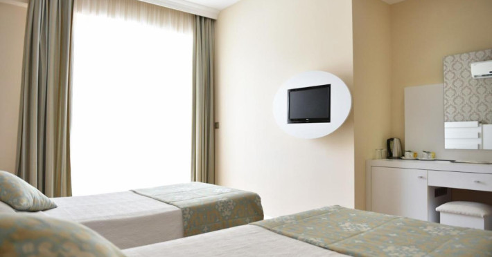 sahra-su-holiday-89f0d231ac6e7eca.jpeg
