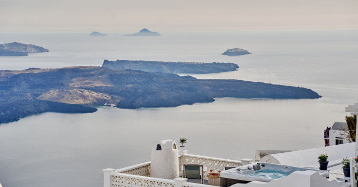 santorini-mansion-9845b52b57a7ac35.jpeg