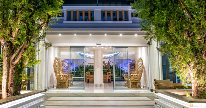 senses-blue-boutique-hotel-d82c11194579bb57.jpeg