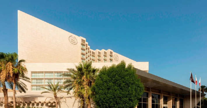 sheraton-dubai-creek-hotel-towers-9f98e10e5e7377e4.jpeg