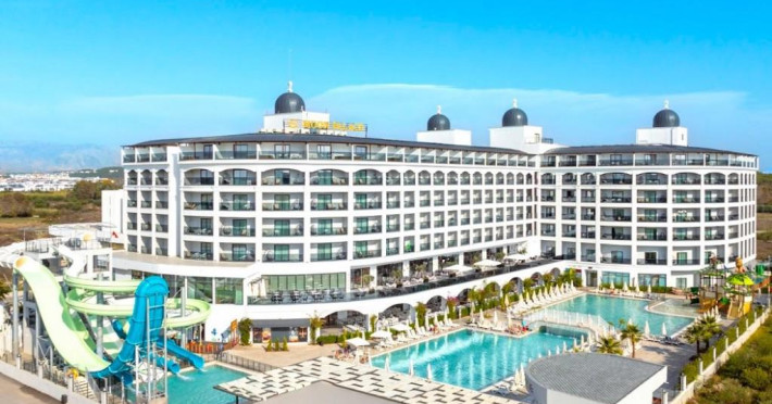 side-moon-palace-hotel-6b66670ad9c0695a.jpeg
