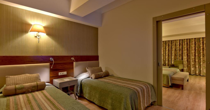 side-star-resort-3b60b4a45066ee04.jpeg
