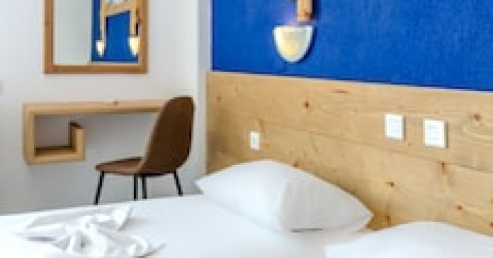simple-hotel-hersonissos-blue-c23ec4c6238dd586.jpeg