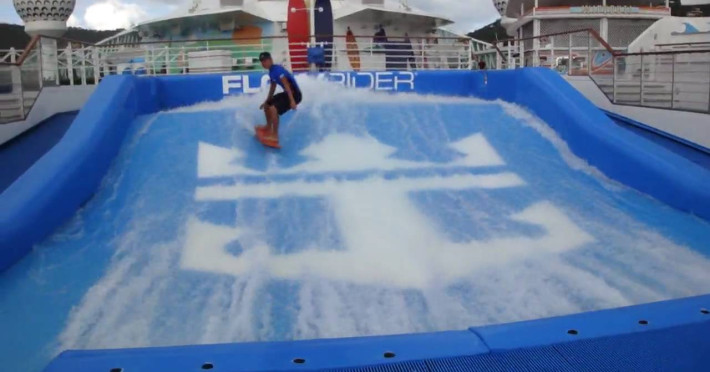 Simulatorul de surf Flowrider