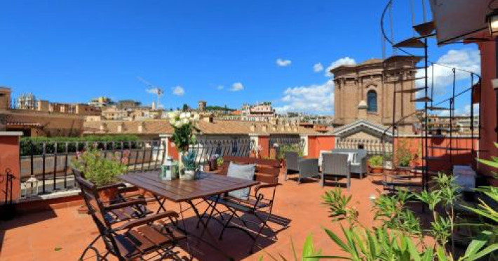 spagna-penthouse-81fbe0dc25b39641.jpeg
