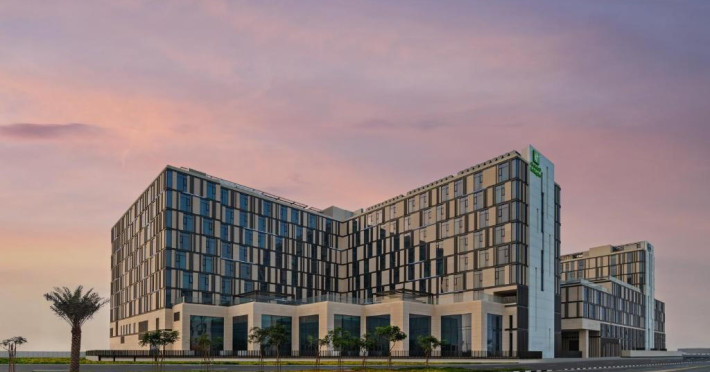 staybridge-suites-dubai-al-maktoum-airport-b9e30bb3302aadae.jpeg
