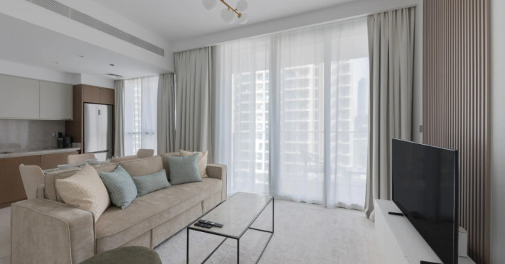 stilnaya-kvartira-s-1-spalney-i-balkonom-v-beach-isle-1-apartments-35a832a4756c670c.jpeg