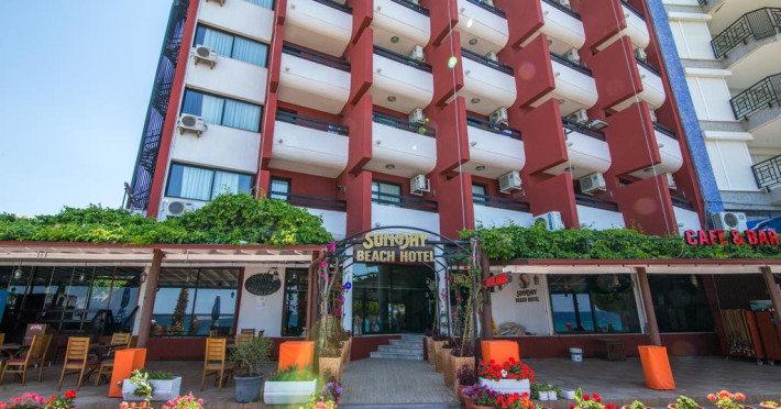 sunday-beach-hotel-5e7cfc65a43a0d52.jpeg