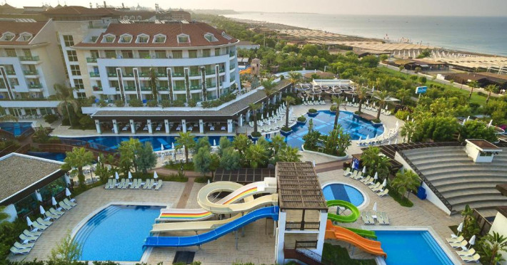 sunis-evren-beach-resort-a8481ddb2d4c2a2e.jpeg