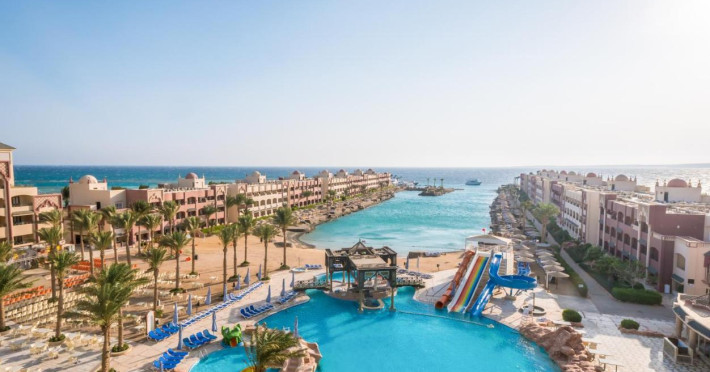 sunny-days-el-palacio-1d4c4c723c66b5a1.jpeg