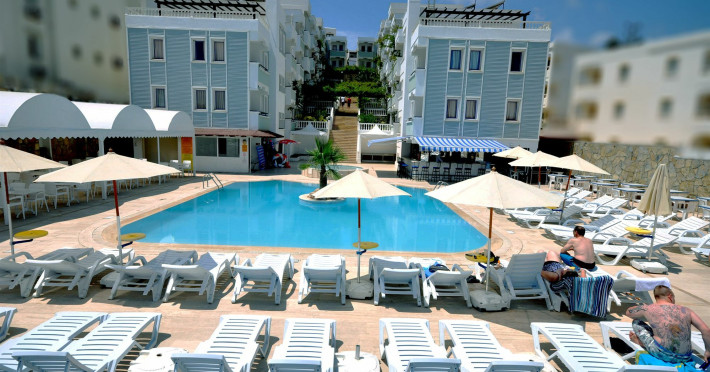 sunpoint-suites-hotel-44682ba69ac7b193.jpeg