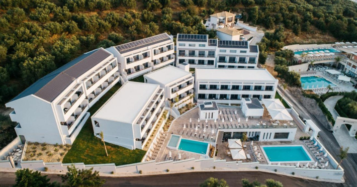 tesoro-hotel-tsilivi-b12cedea794fafb8.jpeg