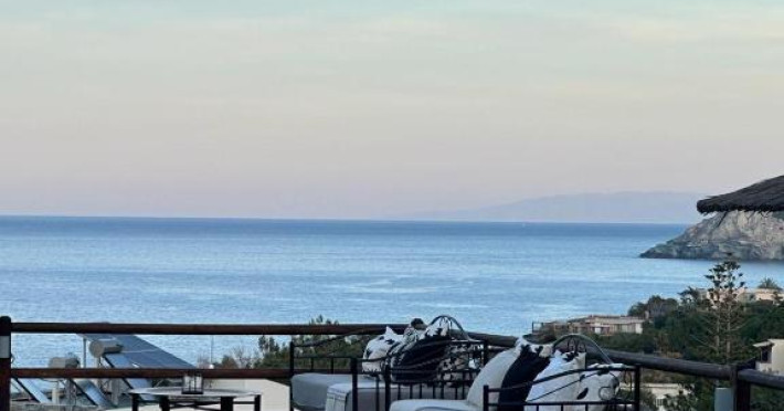 thalia-bloom-villa-apartments-21ee97cb92046799.jpeg