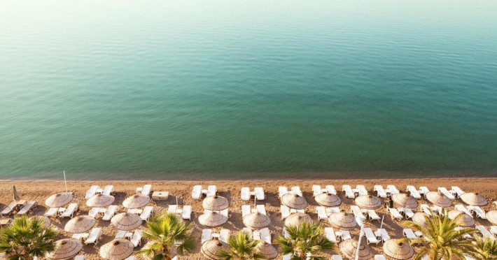 the-beachfront-hotel-f97fb2672ffbe9c7.jpeg