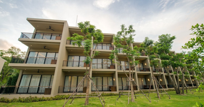 the-gallery-hotel-naiharn-580f6162b1fa5607.jpeg