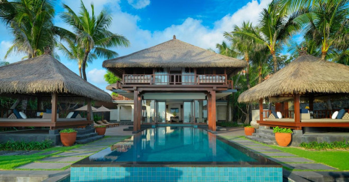 the-legian-seminyak-bali-55684b7711c52ac3.jpeg