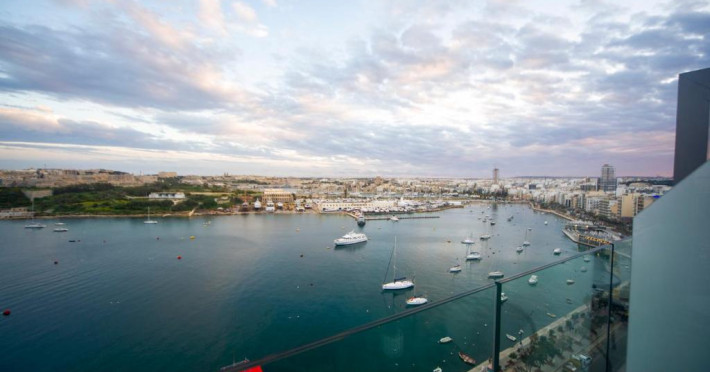 the-londoner-hotel-sliema-24fc6498201b6598.jpeg