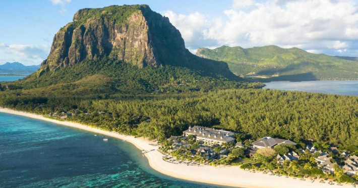 the-st-regis-le-morne-resort-ea011f6985f134ee.jpeg