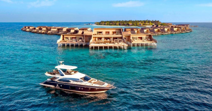 the-st-regis-maldives-vommuli-resort-e19611b1006397ec.jpeg