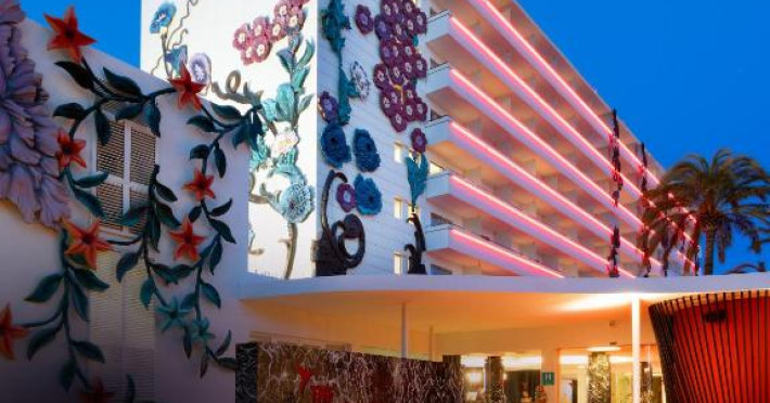 the-unexpected-ibiza-hotel-adults-only-46d19432650e46a4.jpeg