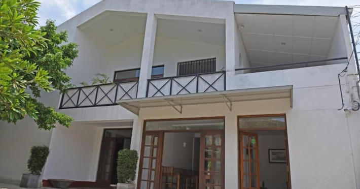 the-villa-in-lavinia-e9a231035ef7d9a8.jpeg