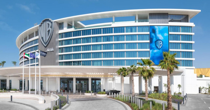 the-wb-abu-dhabi-curio-collection-by-hilton-fddf0b2923b685fc.jpeg