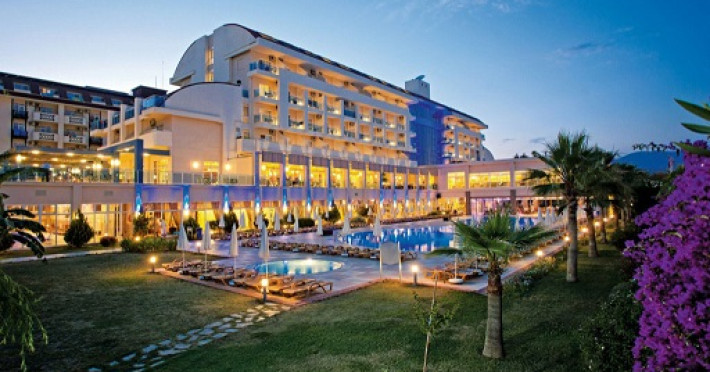 titan-select-hotel-d935df2b8b002e2c.jpeg