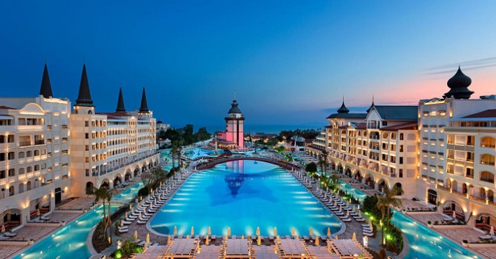 titanic-mardan-palace-3b17eba1c4424569.jpeg