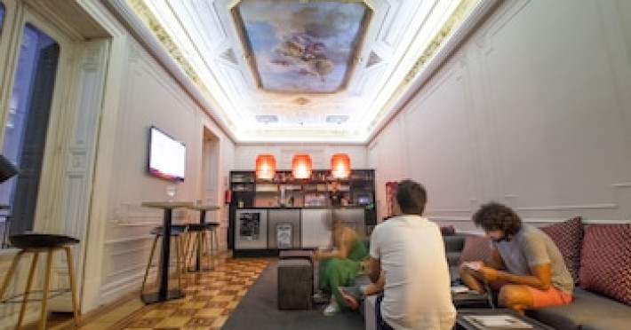 toc-hostel-and-suites-madrid-c8e82c51d18747f0.jpeg