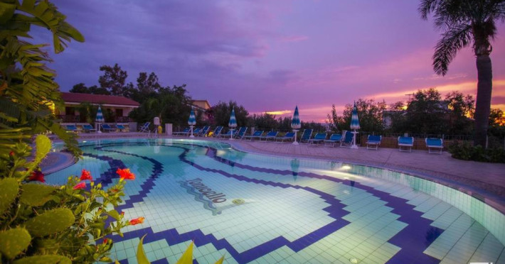 tonicello-resort-dbdfd61d50d2ebef.jpeg