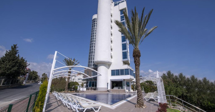 tourist-hotel-5182e47719b72067.jpeg