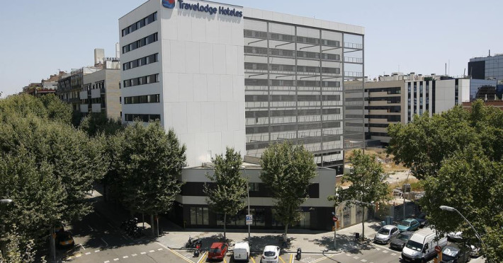 travelodge-barcelona-poblenou-hotel-d1d8e7761068d3a3.jpeg