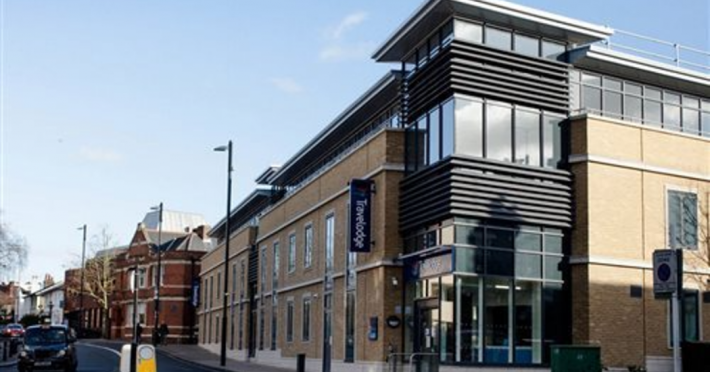 travelodge-london-richmond-central-b2de210c121cfe4c.png