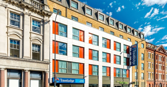 travelodge-london-vauxhall-a8435364b60447b4.jpeg