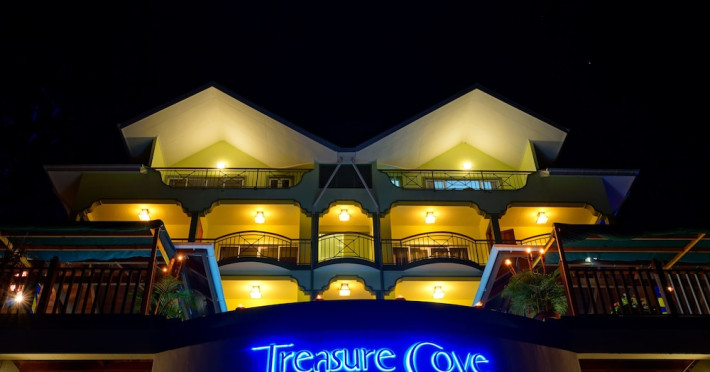 treasure-cove-hotel-19276d855f8cbbb7.jpeg