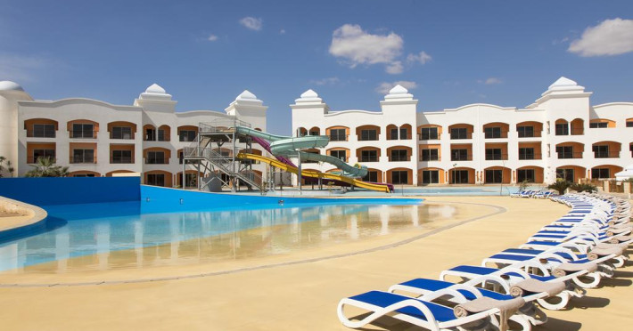 tropitel-waves-hotel-93fdb6fc59c3f80c.jpeg