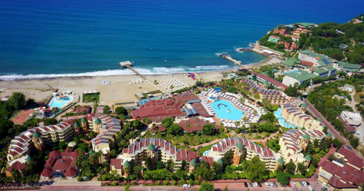 tui-blue-pascha-bay-7acb3ae5affc87d7.jpeg