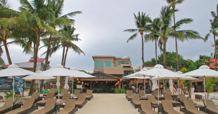 two-seasons-boracay-resort-39a04d695be2b39a.jpeg