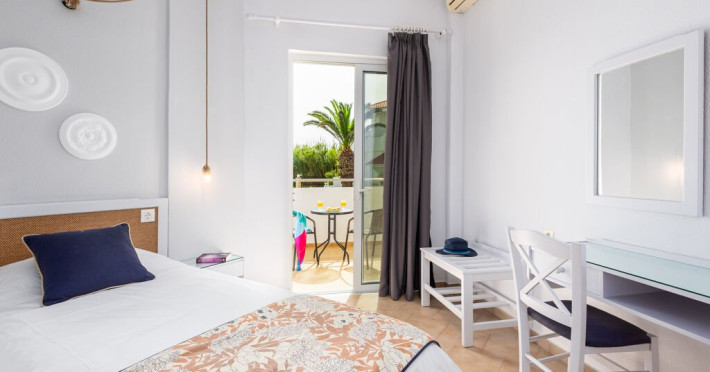 Mrs Chryssana Beach (C)