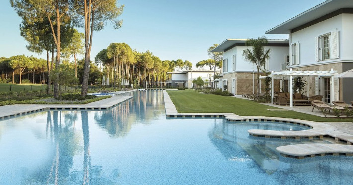 AZURE VILLAS BY CORNELIA