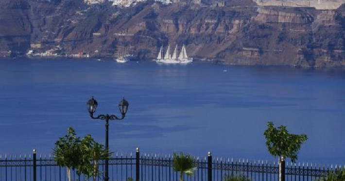 MAISON DES LYS LUXURY SUITES