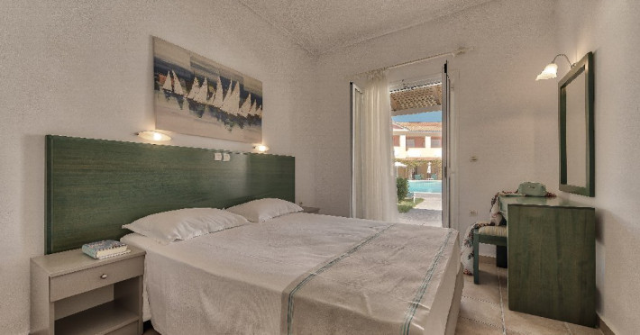 Ecoresort Zefyros Hotel (Agios Kirikos)