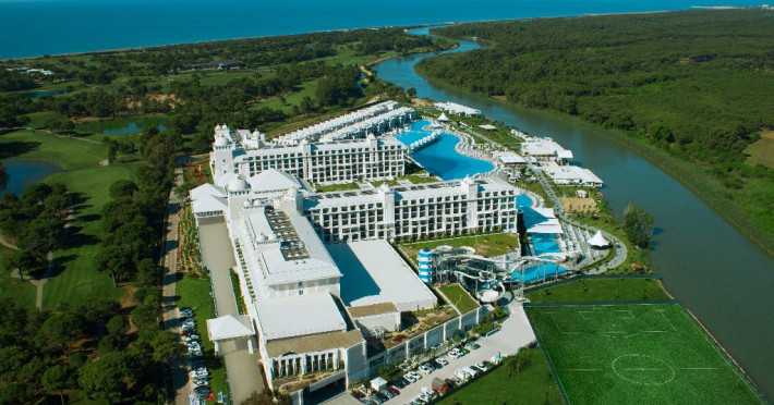 TITANIC DELUXE BELEK