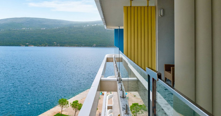 Carine Hotel Kumbor (R)