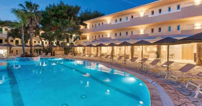 VASILIKOS BEACH HOTEL (VASILIKOS)