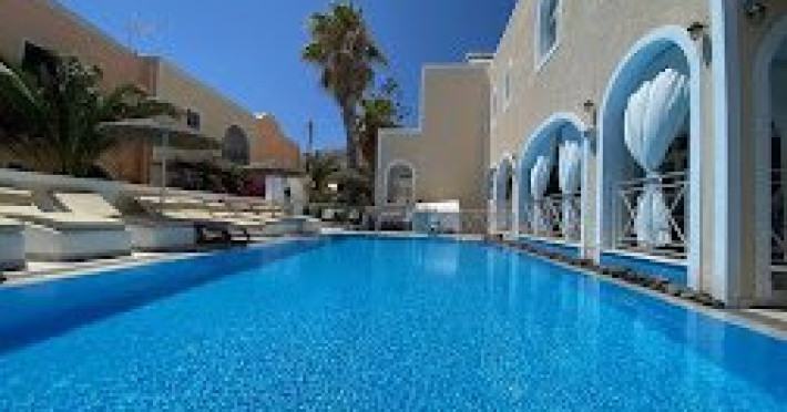 Diskouri Art Villas (Kamari Santorini) 