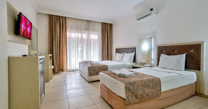 ASRIN BEACH HOTEL (R)