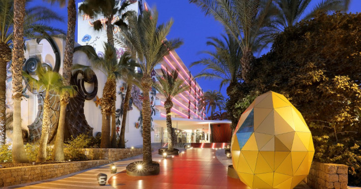 ushuaia-ibiza-beach-hotel-adefeab66c46e9ba.jpeg