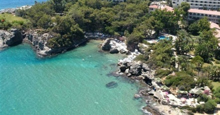 utopia-beach-club-8e1e0e2f1714beb3.jpeg