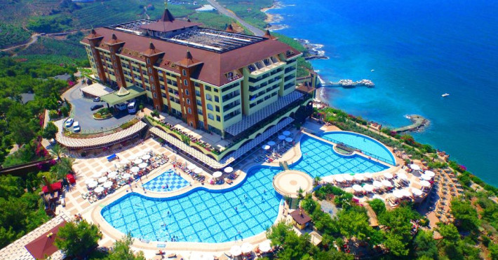utopia-world-hotel-a170eb09df819df3.jpeg